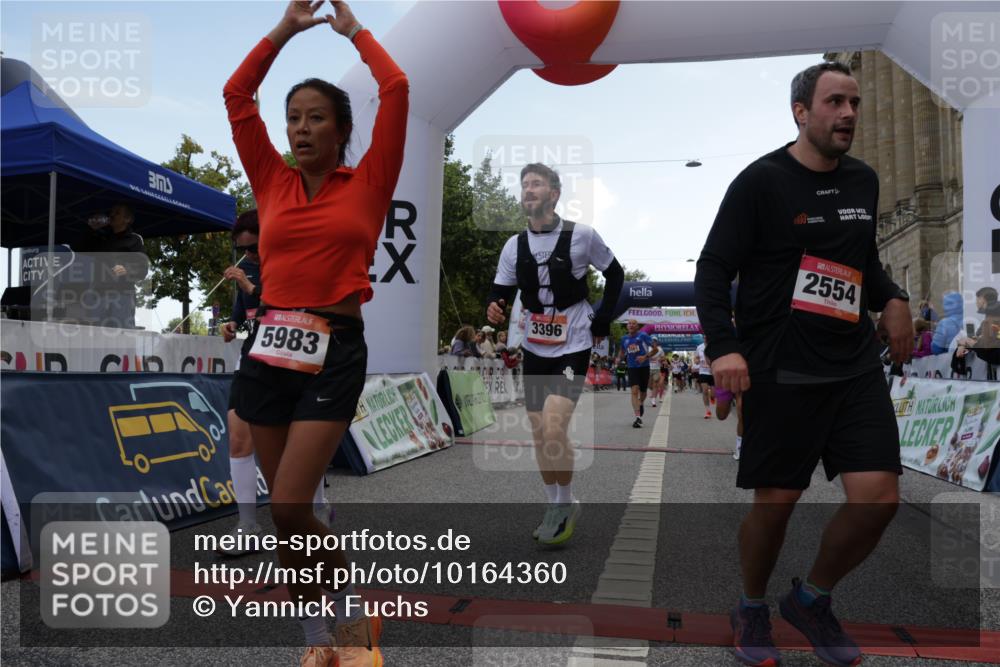 06.09.2026 - CURREX Alsterlauf Yannick Fuchs http://msf.ph/oto/10164360 06.09.2026 09:53:22 Ziel 2036, 2460, 2536, 2554, 2561, 3065, 3087, 3395, 3396, 3953, 4584, 4623, 4707, 4708, 4749, 4833, 4991, 5133, 5983, 8173, 8187, 8230, 8340 meine-sportfotos.de