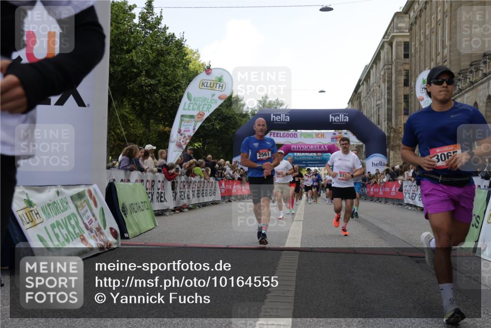 06.09.2026 - CURREX Alsterlauf Yannick Fuchs http://msf.ph/oto/10164555 06.09.2026 09:53:24 Ziel 2036, 2460, 2536, 2554, 2561, 3065, 3087, 3395, 3396, 3953, 4584, 4623, 4749, 4808, 4833, 4991, 5133, 5983, 8173, 8187, 8340 meine-sportfotos.de