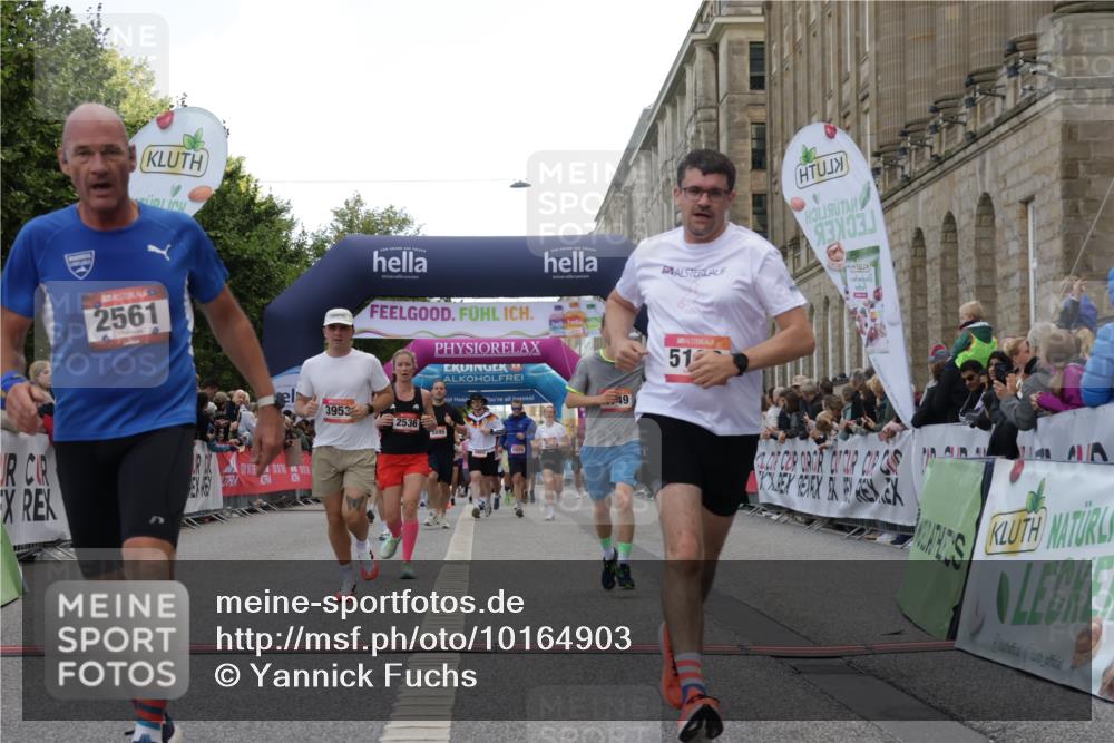 06.09.2026 - CURREX Alsterlauf Yannick Fuchs http://msf.ph/oto/10164903 06.09.2026 09:53:25 Ziel 2036, 2460, 2536, 2554, 2561, 2766, 3065, 3087, 3395, 3396, 3953, 4584, 4623, 4749, 4808, 4833, 4991, 5133, 5983, 8173, 8187, 8340 meine-sportfotos.de