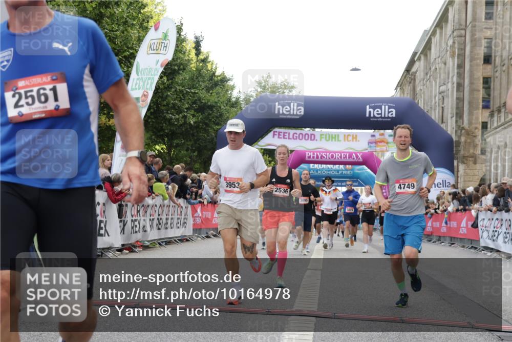 06.09.2026 - CURREX Alsterlauf Yannick Fuchs http://msf.ph/oto/10164978 06.09.2026 09:53:26 Ziel 2036, 2460, 2536, 2554, 2561, 2766, 3065, 3087, 3395, 3396, 3531, 3953, 4620, 4749, 4808, 4991, 5133, 5983, 8173, 8187 meine-sportfotos.de