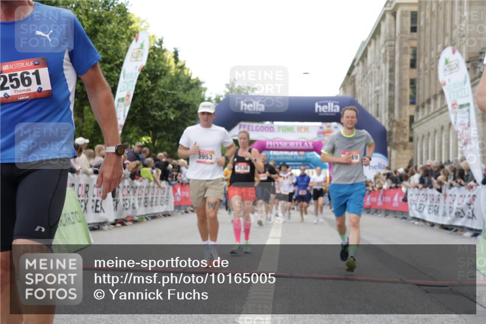 06.09.2026 - CURREX Alsterlauf Yannick Fuchs http://msf.ph/oto/10165005 06.09.2026 09:53:26 Ziel 2036, 2460, 2536, 2554, 2561, 2766, 3065, 3087, 3395, 3396, 3531, 3953, 4620, 4749, 4808, 4991, 5133, 5983, 8173, 8187 meine-sportfotos.de