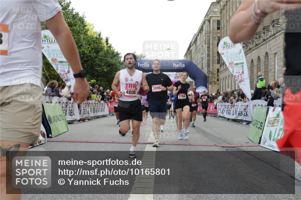 06.09.2026 - CURREX Alsterlauf Yannick Fuchs http://msf.ph/oto/10165801 06.09.2026 09:53:30 Ziel 2536, 2561, 2666, 2766, 2782, 3065, 3205, 3531, 3953, 4572, 4620, 4749, 4808, 4937, 4945, 4980, 5029, 5133, 5546, 5656, 5822, 5839, 6455, 8006, 8133 meine-sportfotos.de