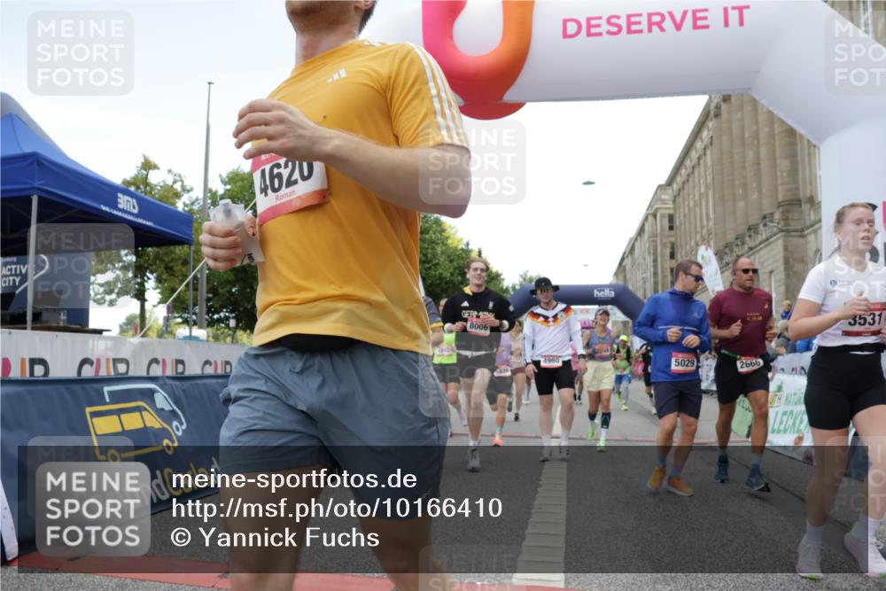 06.09.2026 - CURREX Alsterlauf Yannick Fuchs http://msf.ph/oto/10166410 06.09.2026 09:53:33 Ziel 2536, 2666, 2766, 2782, 3205, 3458, 3531, 3953, 4082, 4283, 4572, 4620, 4749, 4797, 4808, 4832, 4937, 4945, 4980, 5029, 5110, 5236, 5446, 5546, 5656, 5822, 5839, 6372, 6455, 8006, 8133, 8135 meine-sportfotos.de