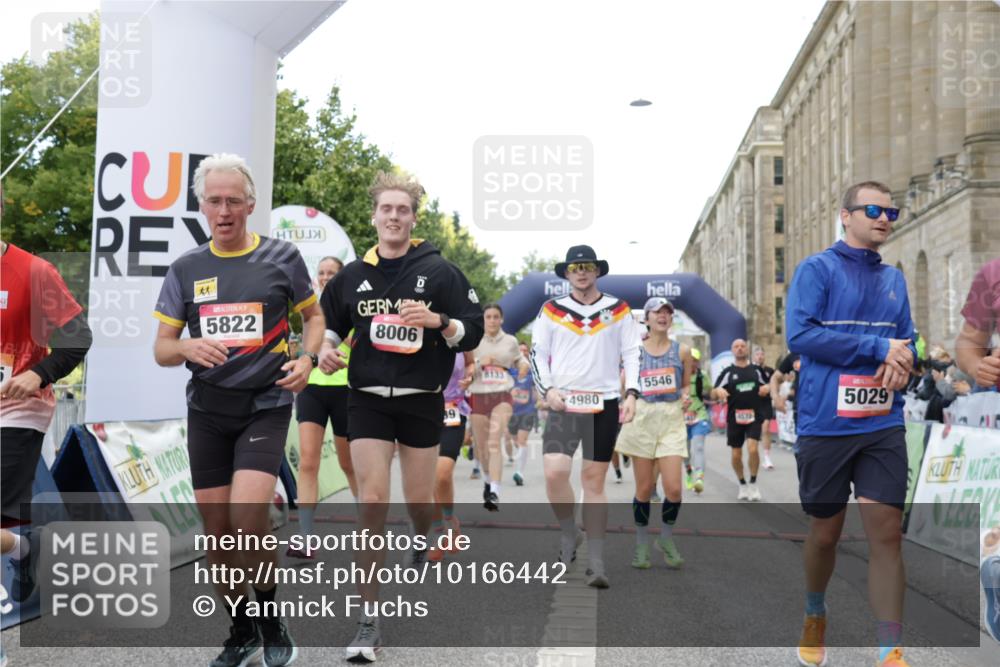 06.09.2026 - CURREX Alsterlauf Yannick Fuchs http://msf.ph/oto/10166442 06.09.2026 09:53:33 Ziel 2536, 2666, 2766, 2782, 3205, 3458, 3531, 3953, 4082, 4283, 4572, 4620, 4749, 4797, 4808, 4832, 4937, 4945, 4980, 5029, 5110, 5236, 5446, 5546, 5656, 5822, 5839, 6372, 6455, 8006, 8133, 8135 meine-sportfotos.de