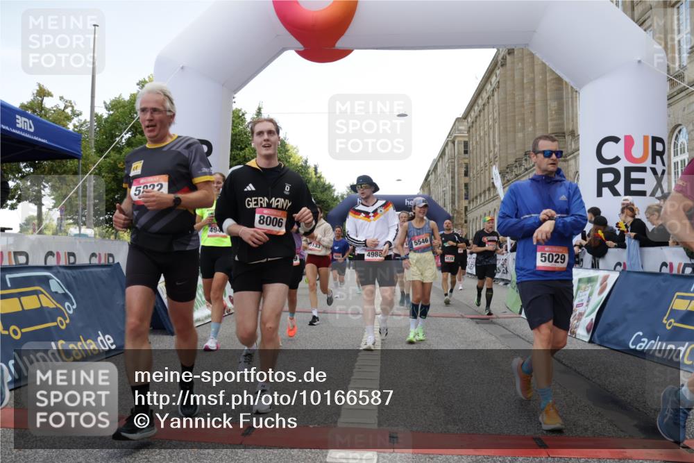06.09.2026 - CURREX Alsterlauf Yannick Fuchs http://msf.ph/oto/10166587 06.09.2026 09:53:34 Ziel 2536, 2666, 2766, 2782, 3205, 3458, 3531, 3953, 4082, 4283, 4572, 4620, 4749, 4797, 4808, 4832, 4937, 4945, 4980, 5029, 5110, 5236, 5446, 5546, 5656, 5782, 5822, 5839, 6372, 6455, 8006, 8133, 8135 meine-sportfotos.de