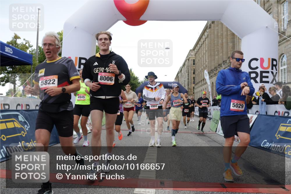 06.09.2026 - CURREX Alsterlauf Yannick Fuchs http://msf.ph/oto/10166657 06.09.2026 09:53:34 Ziel 2536, 2666, 2766, 2782, 3205, 3458, 3531, 3953, 4082, 4283, 4572, 4620, 4749, 4797, 4808, 4832, 4937, 4945, 4980, 5029, 5110, 5236, 5446, 5546, 5656, 5782, 5822, 5839, 6372, 6455, 8006, 8133, 8135 meine-sportfotos.de
