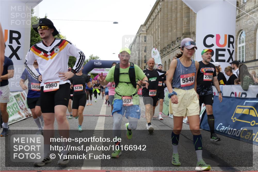 06.09.2026 - CURREX Alsterlauf Yannick Fuchs http://msf.ph/oto/10166942 06.09.2026 09:53:36 Ziel 2666, 2766, 2782, 3205, 3458, 3531, 3964, 4082, 4283, 4572, 4620, 4797, 4808, 4832, 4937, 4945, 4980, 5029, 5110, 5119, 5236, 5446, 5546, 5590, 5656, 5782, 5822, 5839, 6372, 6455, 8006, 8133, 8135 meine-sportfotos.de