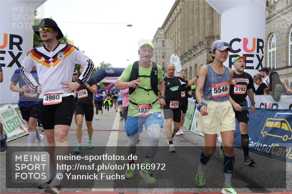 06.09.2026 - CURREX Alsterlauf Yannick Fuchs http://msf.ph/oto/10166972 06.09.2026 09:53:36 Ziel 2666, 2766, 2782, 3205, 3458, 3531, 3964, 4082, 4283, 4572, 4620, 4797, 4808, 4832, 4937, 4945, 4980, 5029, 5110, 5119, 5236, 5446, 5546, 5590, 5656, 5782, 5822, 5839, 6372, 6455, 8006, 8133, 8135 meine-sportfotos.de