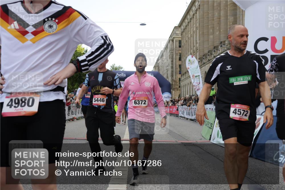 06.09.2026 - CURREX Alsterlauf Yannick Fuchs http://msf.ph/oto/10167286 06.09.2026 09:53:38 Ziel 2666, 2782, 3205, 3458, 3531, 3964, 4082, 4283, 4572, 4620, 4797, 4832, 4937, 4945, 4980, 5029, 5110, 5119, 5236, 5446, 5546, 5590, 5656, 5782, 5822, 5839, 6372, 6455, 8006, 8133, 8135 meine-sportfotos.de
