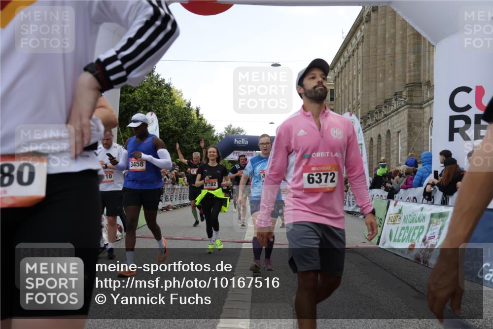 06.09.2026 - CURREX Alsterlauf Yannick Fuchs http://msf.ph/oto/10167516 06.09.2026 09:53:39 Ziel 2537, 2666, 2782, 3205, 3458, 3964, 4082, 4283, 4571, 4572, 4797, 4832, 4937, 4945, 4980, 5029, 5110, 5119, 5236, 5446, 5546, 5590, 5656, 5782, 5822, 5839, 6372, 6455, 6477, 8006, 8133, 8135 meine-sportfotos.de
