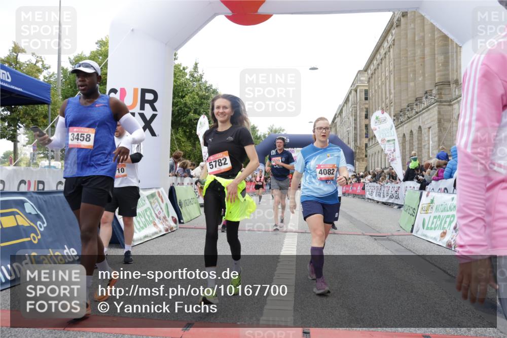 06.09.2026 - CURREX Alsterlauf Yannick Fuchs http://msf.ph/oto/10167700 06.09.2026 09:53:41 Ziel 2537, 2782, 3458, 3661, 3964, 4082, 4283, 4571, 4572, 4797, 4832, 4937, 5110, 5119, 5236, 5446, 5483, 5590, 5656, 5782, 6372, 6455, 6477, 8133, 8135 meine-sportfotos.de