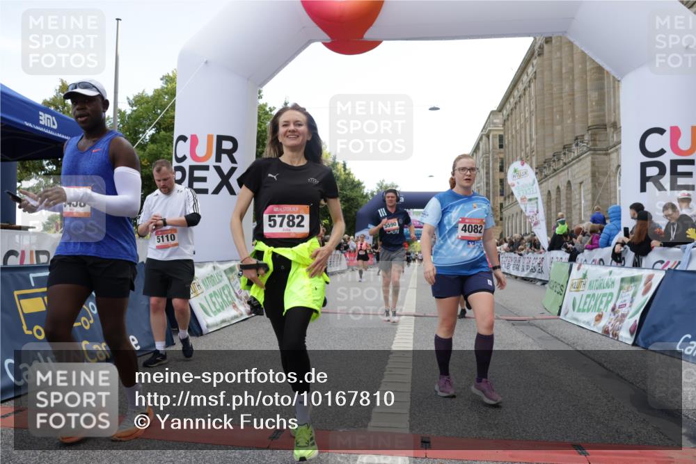 06.09.2026 - CURREX Alsterlauf Yannick Fuchs http://msf.ph/oto/10167810 06.09.2026 09:53:41 Ziel 2537, 2782, 3458, 3661, 3964, 4082, 4283, 4571, 4572, 4797, 4832, 4937, 5110, 5119, 5236, 5446, 5483, 5590, 5656, 5782, 6372, 6455, 6477, 8133, 8135 meine-sportfotos.de
