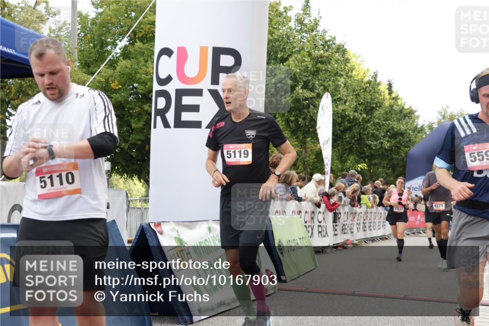 06.09.2026 - CURREX Alsterlauf Yannick Fuchs http://msf.ph/oto/10167903 06.09.2026 09:53:42 Ziel 2537, 3458, 3661, 3964, 4082, 4283, 4571, 4572, 4797, 4832, 4937, 5110, 5119, 5236, 5446, 5483, 5590, 5656, 5782, 5884, 6372, 6455, 6477, 8135 meine-sportfotos.de
