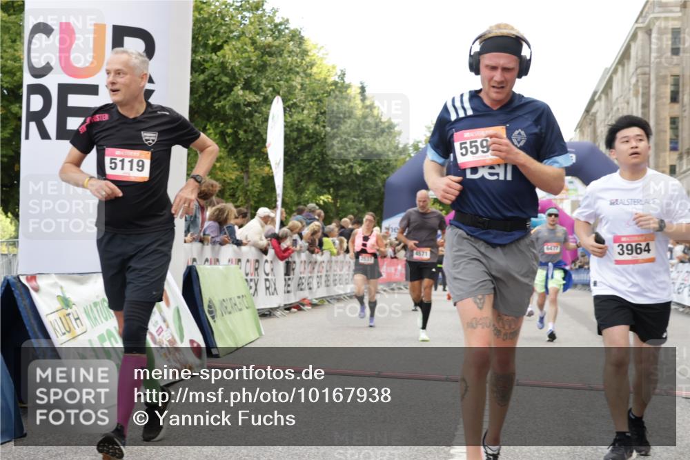 06.09.2026 - CURREX Alsterlauf Yannick Fuchs http://msf.ph/oto/10167938 06.09.2026 09:53:42 Ziel 2537, 3458, 3661, 3964, 4082, 4283, 4571, 4572, 4797, 4832, 4937, 5110, 5119, 5236, 5446, 5483, 5590, 5656, 5782, 5884, 6372, 6455, 6477, 8135 meine-sportfotos.de