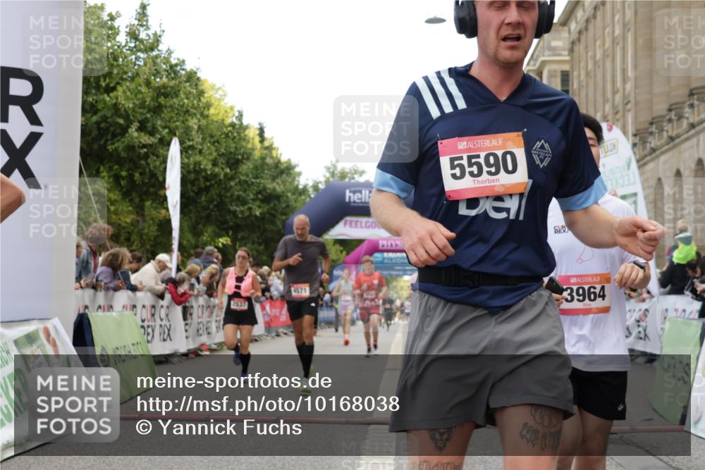 06.09.2026 - CURREX Alsterlauf Yannick Fuchs http://msf.ph/oto/10168038 06.09.2026 09:53:43 Ziel 2537, 3458, 3661, 3964, 4082, 4283, 4571, 4617, 4797, 4832, 5110, 5119, 5236, 5446, 5483, 5590, 5782, 5884, 6372, 6477, 8135 meine-sportfotos.de