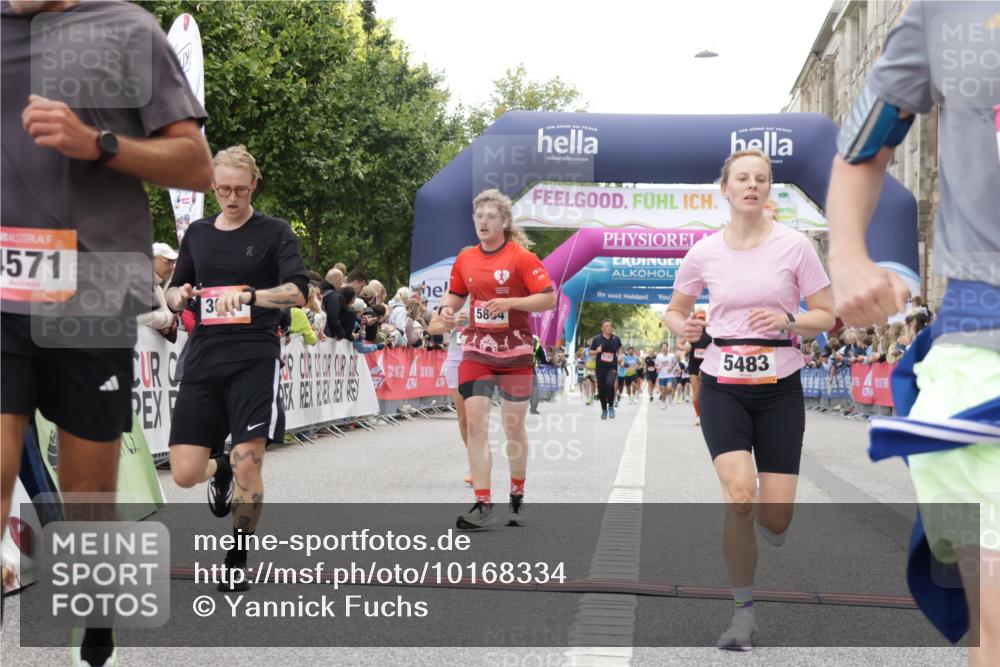 06.09.2026 - CURREX Alsterlauf Yannick Fuchs http://msf.ph/oto/10168334 06.09.2026 09:53:45 Ziel 2537, 3458, 3661, 3964, 4082, 4571, 4617, 5110, 5119, 5483, 5590, 5782, 5884, 6477 meine-sportfotos.de