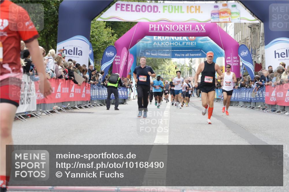 06.09.2026 - CURREX Alsterlauf Yannick Fuchs http://msf.ph/oto/10168490 06.09.2026 09:53:48 Ziel 2537, 3102, 3661, 3964, 4571, 4617, 5119, 5483, 5590, 5884, 5987, 6477 meine-sportfotos.de