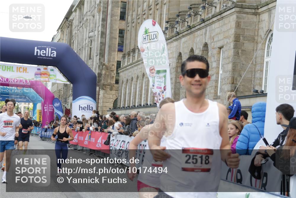 06.09.2026 - CURREX Alsterlauf Yannick Fuchs http://msf.ph/oto/10174494 06.09.2026 09:53:58 Ziel 2309, 2518, 3102, 3231, 3334, 3556, 3852, 4925, 5273, 5940, 5987, 6125, 6234 meine-sportfotos.de