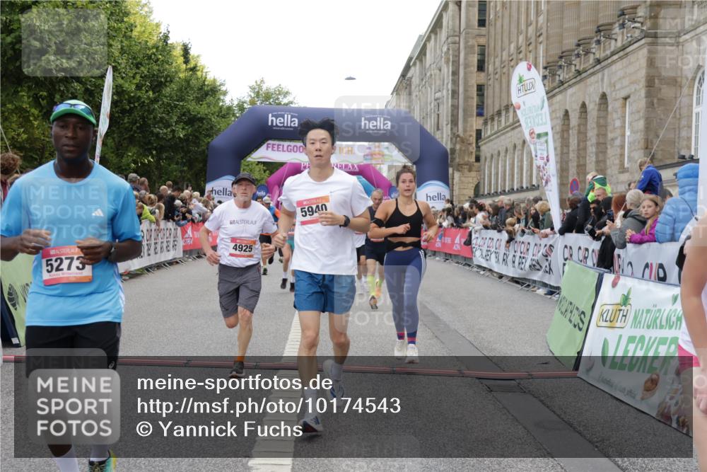 06.09.2026 - CURREX Alsterlauf Yannick Fuchs http://msf.ph/oto/10174543 06.09.2026 09:54:01 Ziel 2309, 2347, 2518, 3231, 3334, 3556, 3852, 4801, 4803, 4925, 4965, 5273, 5940, 6125, 6234, 8299 meine-sportfotos.de