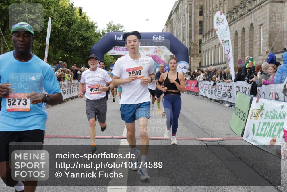 06.09.2026 - CURREX Alsterlauf Yannick Fuchs http://msf.ph/oto/10174589 06.09.2026 09:54:01 Ziel 2309, 2347, 2518, 3231, 3334, 3556, 3852, 4801, 4803, 4925, 4965, 5273, 5940, 6125, 6234, 8299 meine-sportfotos.de
