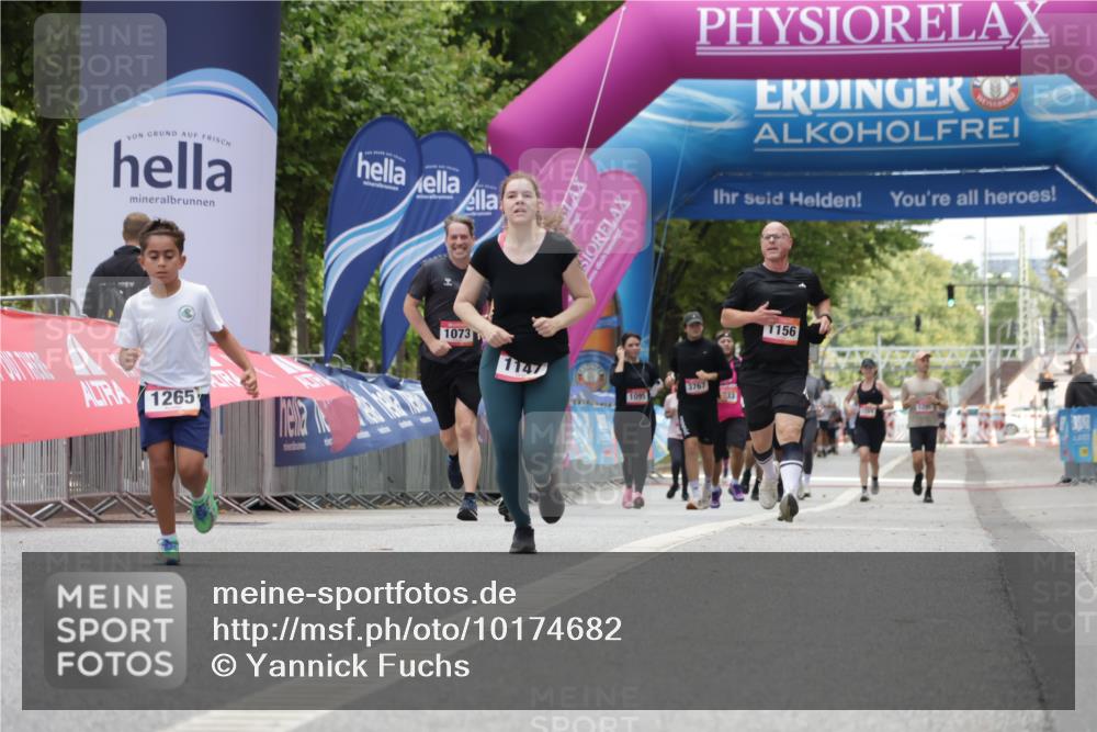 06.09.2026 - CURREX Alsterlauf Yannick Fuchs http://msf.ph/oto/10174682 06.09.2026 12:01:24 Ziel 1026, 1243 meine-sportfotos.de
