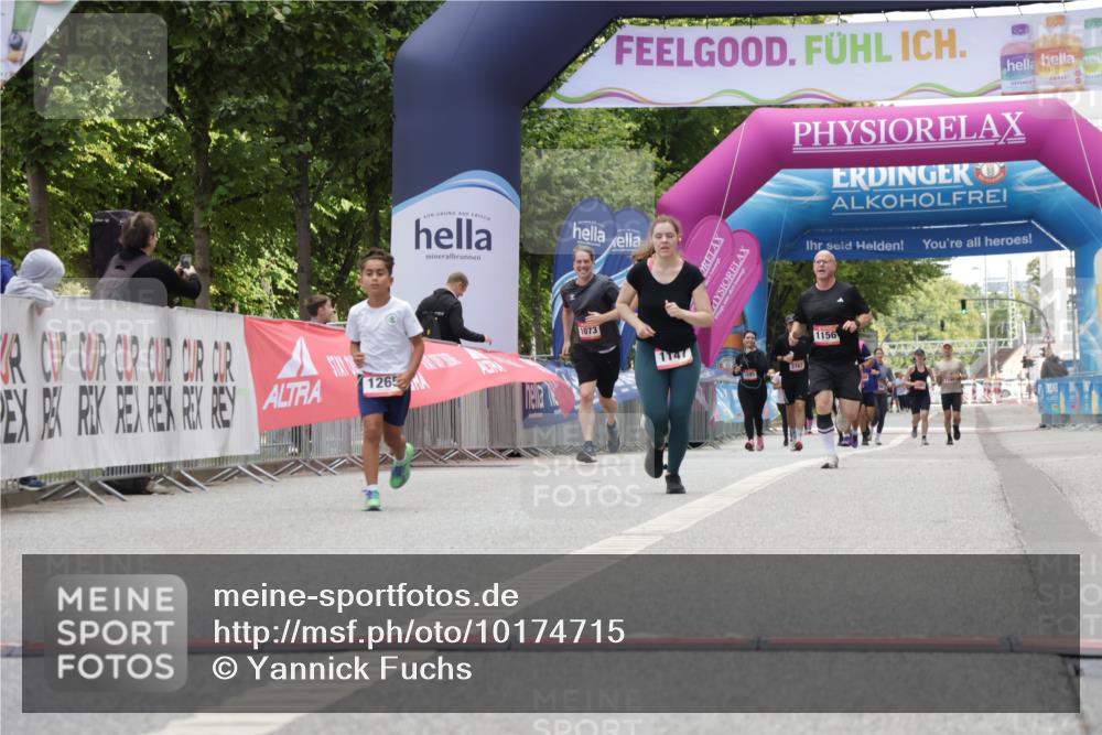 06.09.2026 - CURREX Alsterlauf Yannick Fuchs http://msf.ph/oto/10174715 06.09.2026 12:01:25 Ziel 1026, 1073, 1243, 1265 meine-sportfotos.de