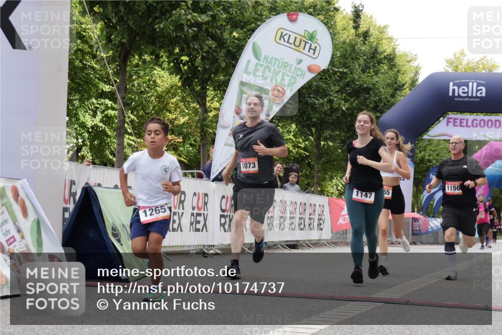 06.09.2026 - CURREX Alsterlauf Yannick Fuchs http://msf.ph/oto/10174737 06.09.2026 12:01:29 Ziel 1073, 1147, 1155, 1156, 1243, 1265 meine-sportfotos.de
