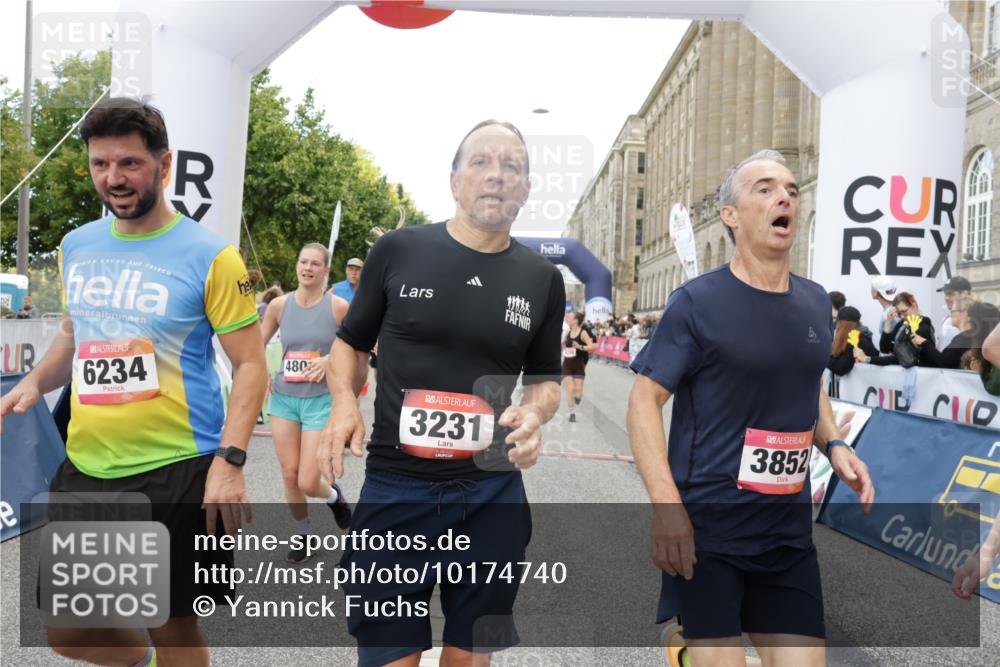 06.09.2026 - CURREX Alsterlauf Yannick Fuchs http://msf.ph/oto/10174740 06.09.2026 09:54:05 Ziel 2347, 3231, 3334, 3483, 3556, 3701, 3852, 3944, 4801, 4803, 4925, 4965, 5273, 5354, 5528, 5684, 5696, 5940, 6016, 6184, 6234, 8246, 8299, 8322 meine-sportfotos.de