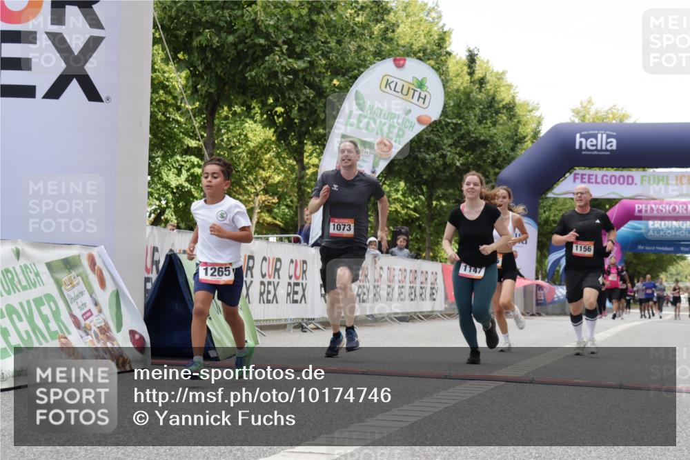 06.09.2026 - CURREX Alsterlauf Yannick Fuchs http://msf.ph/oto/10174746 06.09.2026 12:01:30 Ziel 1073, 1147, 1155, 1156, 1243, 1265 meine-sportfotos.de