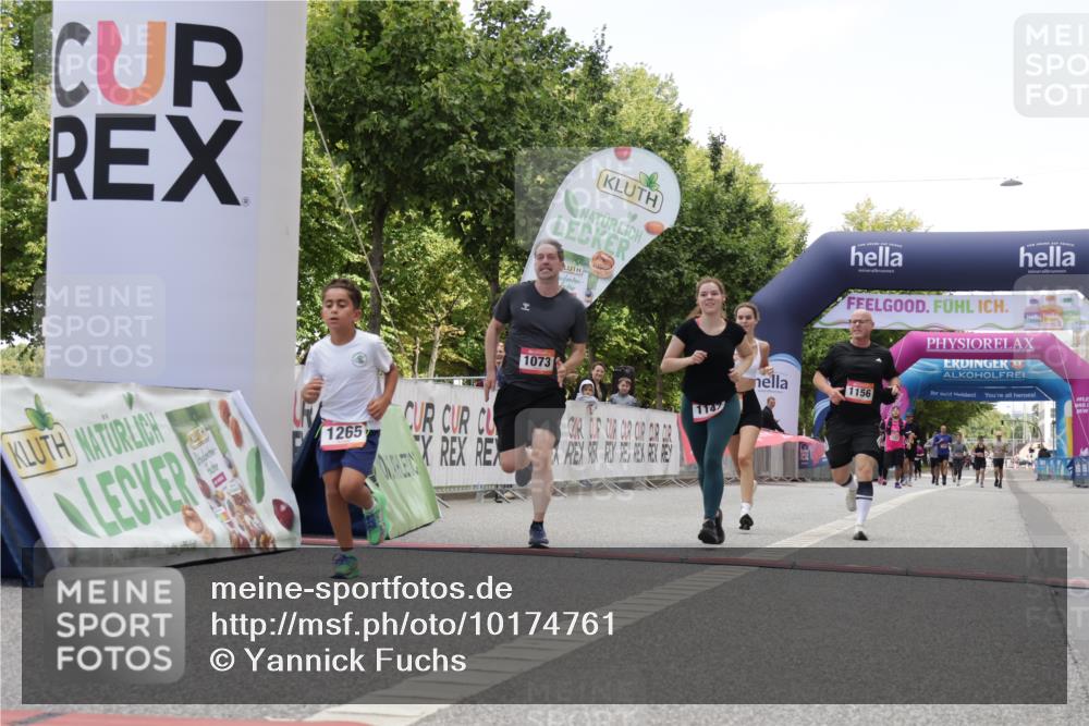 06.09.2026 - CURREX Alsterlauf Yannick Fuchs http://msf.ph/oto/10174761 06.09.2026 12:01:30 Ziel 1073, 1147, 1155, 1156, 1243, 1265 meine-sportfotos.de