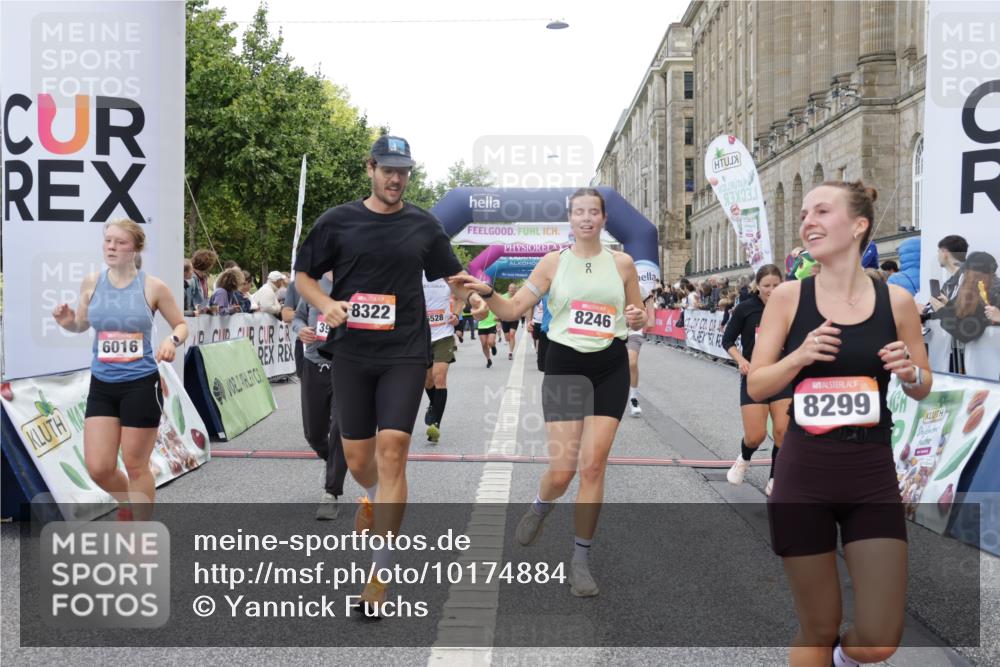 06.09.2026 - CURREX Alsterlauf Yannick Fuchs http://msf.ph/oto/10174884 06.09.2026 09:54:08 Ziel 2347, 2359, 2530, 3231, 3391, 3483, 3556, 3701, 3852, 3944, 4053, 4054, 4564, 4801, 4803, 4925, 4965, 5103, 5120, 5182, 5354, 5528, 5684, 5696, 5900, 5940, 6016, 6184, 6234, 8246, 8299, 8322 meine-sportfotos.de