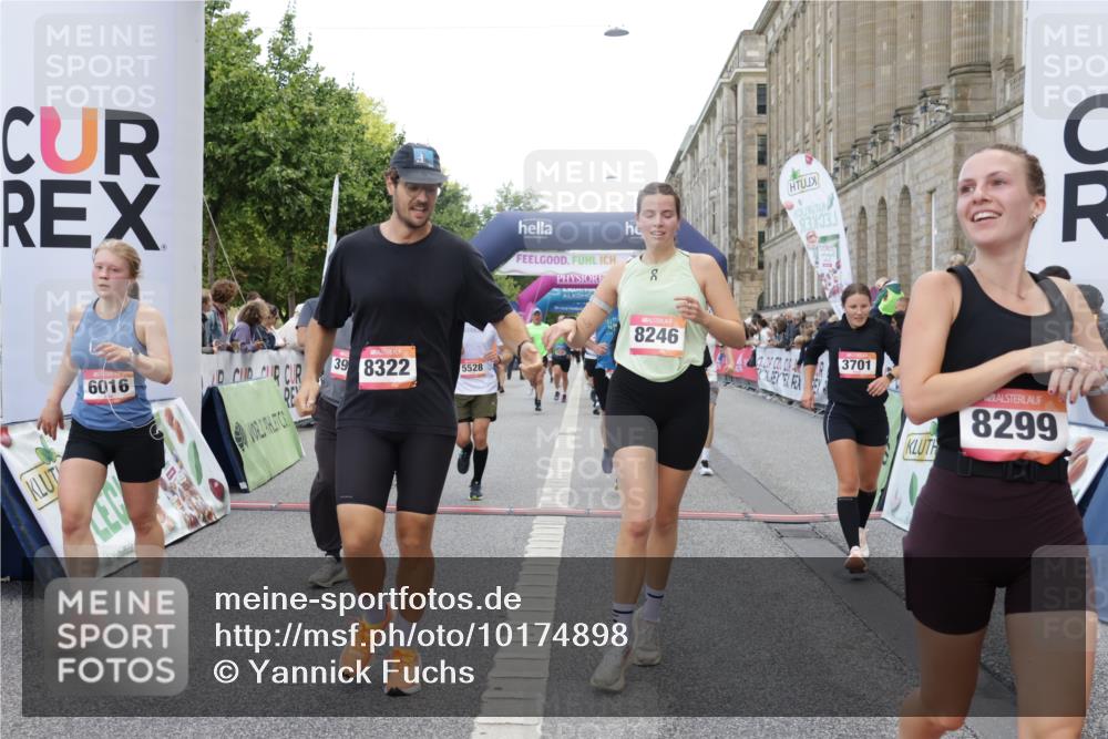 06.09.2026 - CURREX Alsterlauf Yannick Fuchs http://msf.ph/oto/10174898 06.09.2026 09:54:08 Ziel 2347, 2359, 2530, 3231, 3391, 3483, 3556, 3701, 3852, 3944, 4053, 4054, 4564, 4801, 4803, 4925, 4965, 5103, 5120, 5182, 5354, 5528, 5684, 5696, 5900, 5940, 6016, 6184, 6234, 8246, 8299, 8322 meine-sportfotos.de