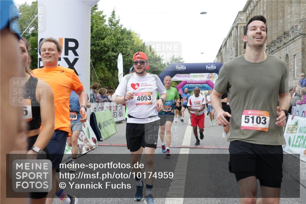 06.09.2026 - CURREX Alsterlauf Yannick Fuchs http://msf.ph/oto/10174959 06.09.2026 09:54:12 Ziel 2347, 2359, 2405, 2415, 2530, 3391, 3483, 3701, 3944, 4053, 4054, 4182, 4308, 4309, 4564, 4965, 5103, 5120, 5182, 5353, 5354, 5528, 5684, 5696, 5900, 6016, 6184, 6287, 8246, 8299, 8322 meine-sportfotos.de
