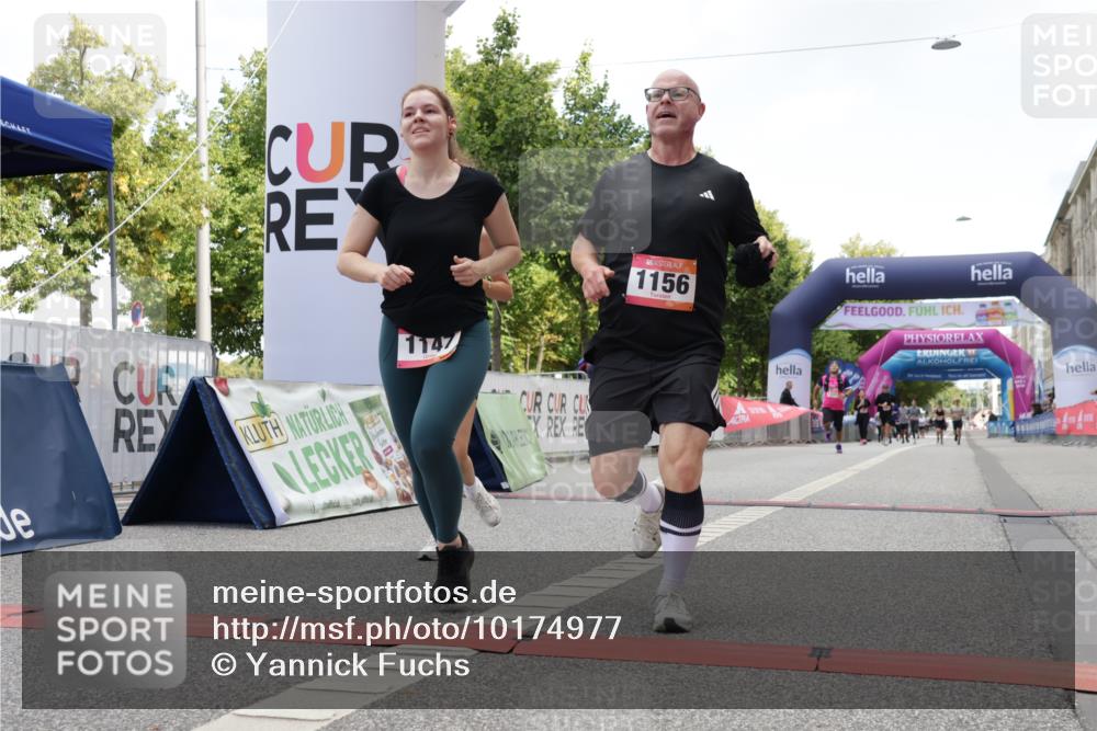 06.09.2026 - CURREX Alsterlauf Yannick Fuchs http://msf.ph/oto/10174977 06.09.2026 12:01:32 Ziel 1073, 1147, 1155, 1156, 1233, 1265 meine-sportfotos.de