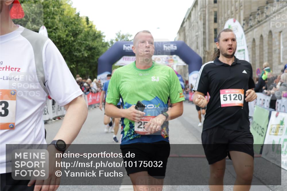 06.09.2026 - CURREX Alsterlauf Yannick Fuchs http://msf.ph/oto/10175032 06.09.2026 09:54:14 Ziel 2359, 2405, 2415, 2530, 3391, 3483, 3701, 3770, 3944, 4053, 4054, 4182, 4308, 4309, 4564, 5103, 5120, 5182, 5353, 5354, 5528, 5684, 5696, 5900, 6016, 6184, 6287, 8246, 8322 meine-sportfotos.de