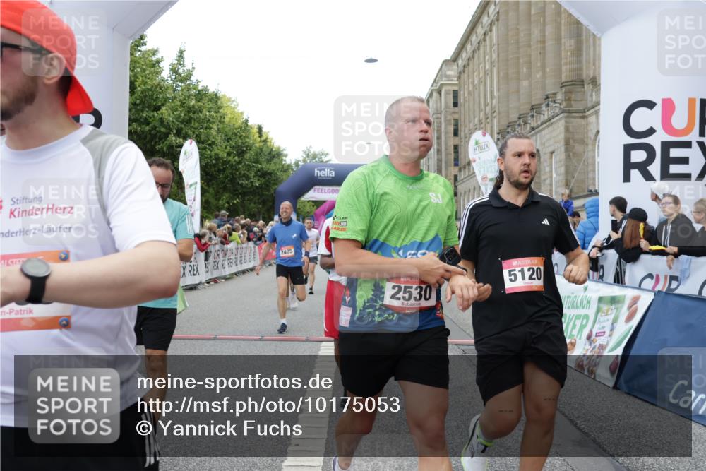 06.09.2026 - CURREX Alsterlauf Yannick Fuchs http://msf.ph/oto/10175053 06.09.2026 09:54:14 Ziel 2359, 2405, 2415, 2530, 3391, 3483, 3701, 3770, 3944, 4053, 4054, 4182, 4308, 4309, 4564, 5103, 5120, 5182, 5353, 5354, 5528, 5684, 5696, 5900, 6016, 6184, 6287, 8246, 8322 meine-sportfotos.de