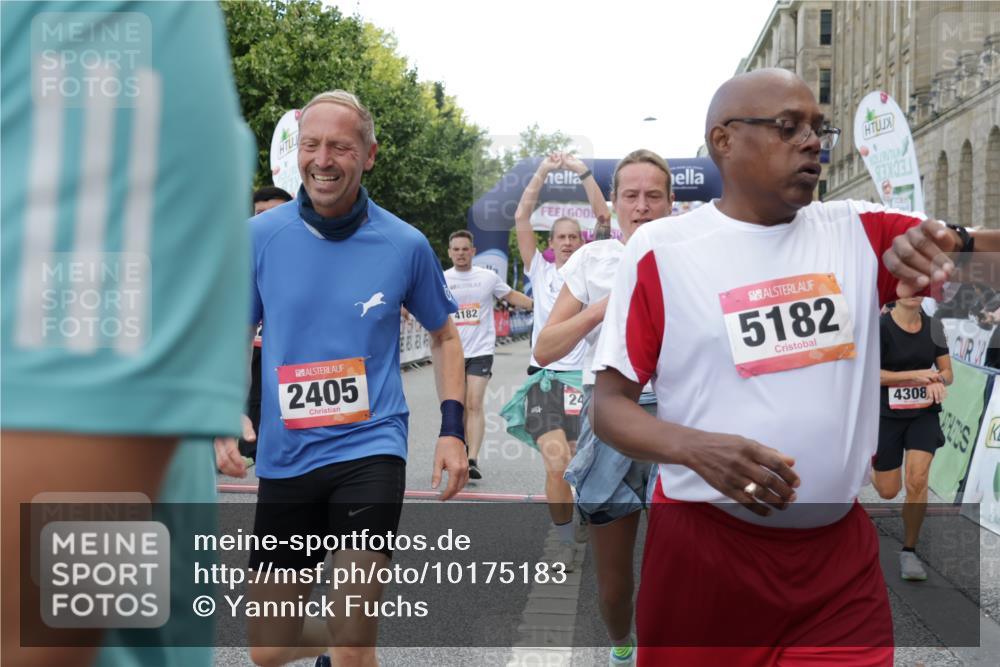 06.09.2026 - CURREX Alsterlauf Yannick Fuchs http://msf.ph/oto/10175183 06.09.2026 09:54:16 Ziel 2359, 2405, 2415, 2530, 3391, 3483, 3770, 4053, 4054, 4182, 4308, 4309, 4316, 4326, 4564, 5103, 5120, 5182, 5353, 5528, 5684, 5696, 5900, 5934, 6287, 6442 meine-sportfotos.de