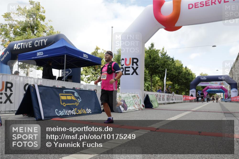 06.09.2026 - CURREX Alsterlauf Yannick Fuchs http://msf.ph/oto/10175249 06.09.2026 12:01:38 Ziel 1147, 1155, 1156, 1233 meine-sportfotos.de