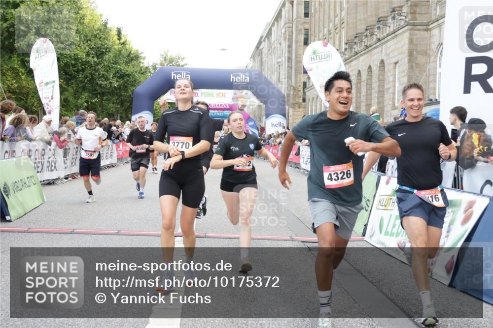 06.09.2026 - CURREX Alsterlauf Yannick Fuchs http://msf.ph/oto/10175372 06.09.2026 09:54:20 Ziel 2405, 2415, 2530, 3391, 3393, 3591, 3770, 4182, 4308, 4309, 4316, 4326, 5120, 5182, 5353, 5579, 5900, 5934, 6194, 6287, 6442, 6469, 8179 meine-sportfotos.de