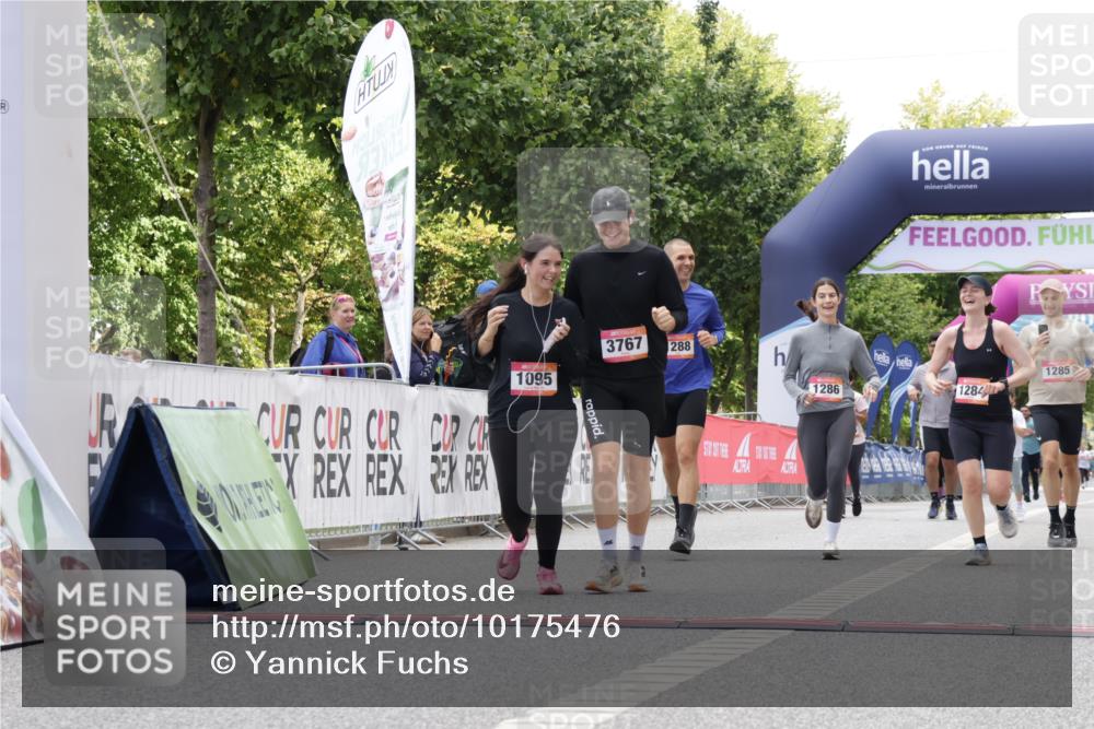 06.09.2026 - CURREX Alsterlauf Yannick Fuchs http://msf.ph/oto/10175476 06.09.2026 12:01:46 Ziel 1095, 1284, 1285, 1286, 1288 meine-sportfotos.de