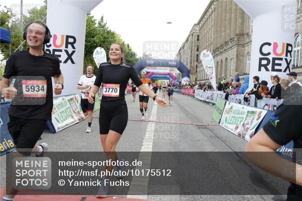 06.09.2026 - CURREX Alsterlauf Yannick Fuchs http://msf.ph/oto/10175512 06.09.2026 09:54:22 Ziel 2405, 2415, 3393, 3591, 3770, 4182, 4308, 4309, 4316, 4326, 4661, 5353, 5579, 5934, 6163, 6194, 6287, 6442, 6469, 8179 meine-sportfotos.de