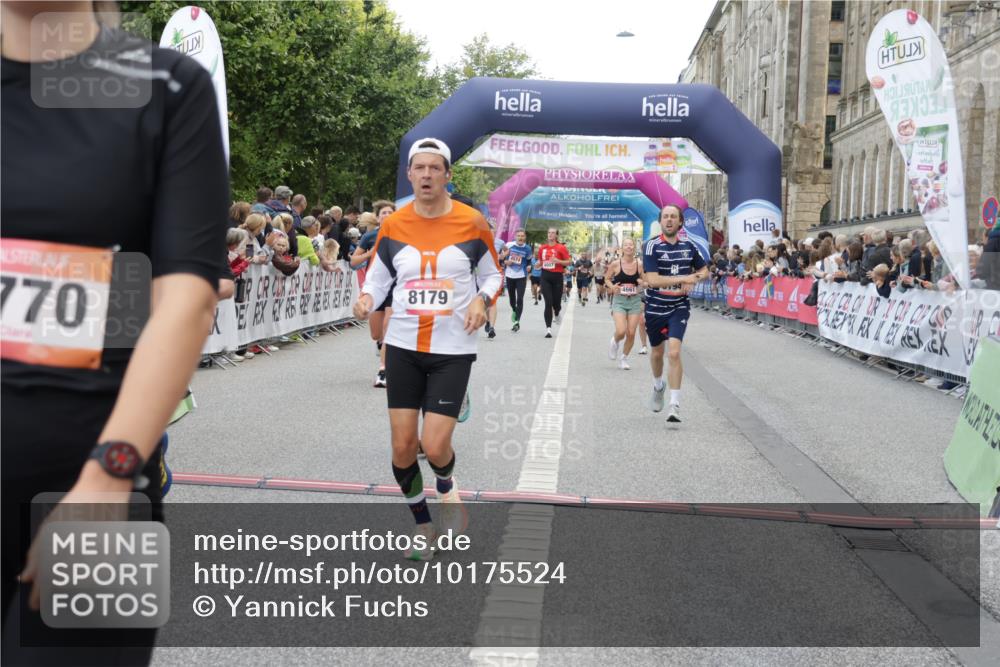 06.09.2026 - CURREX Alsterlauf Yannick Fuchs http://msf.ph/oto/10175524 06.09.2026 09:54:22 Ziel 2405, 2415, 3393, 3591, 3770, 4182, 4308, 4309, 4316, 4326, 4661, 5353, 5579, 5934, 6163, 6194, 6287, 6442, 6469, 8179 meine-sportfotos.de