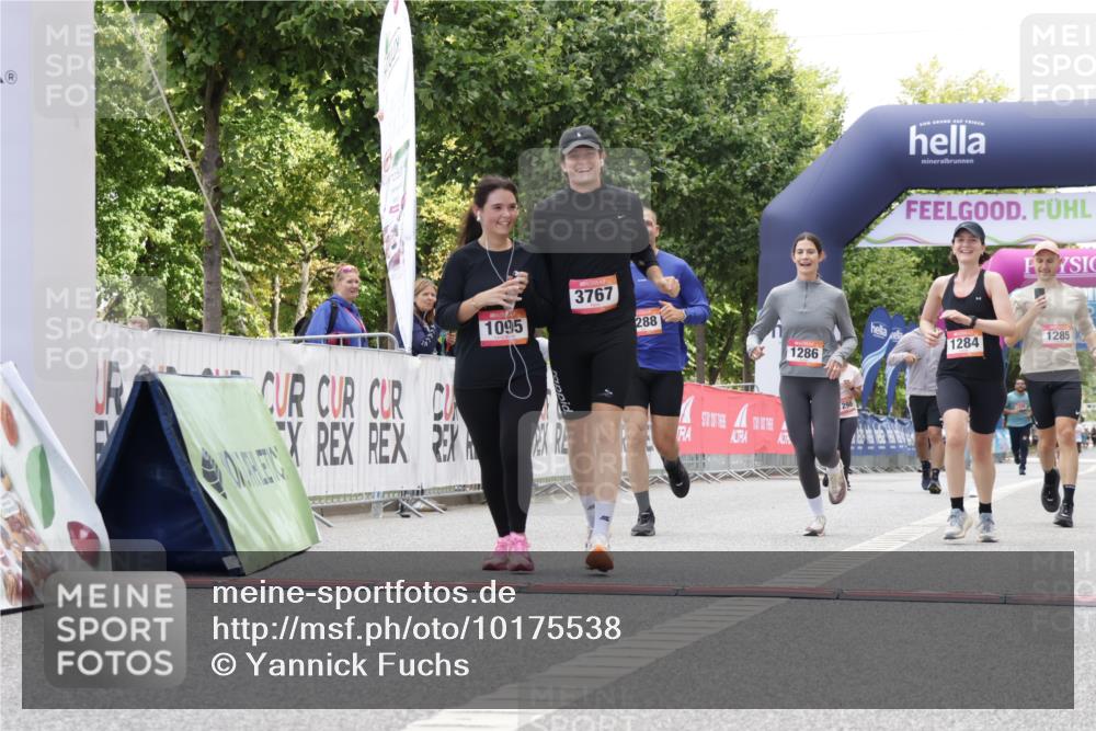 06.09.2026 - CURREX Alsterlauf Yannick Fuchs http://msf.ph/oto/10175538 06.09.2026 12:01:47 Ziel 1095, 1284, 1285, 1286, 1288 meine-sportfotos.de