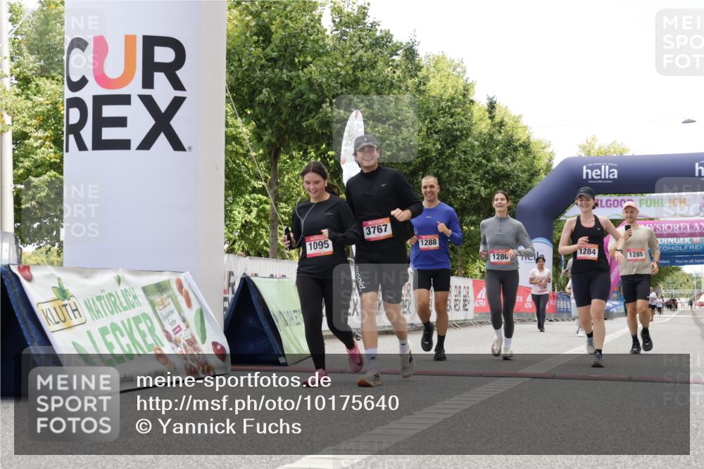 06.09.2026 - CURREX Alsterlauf Yannick Fuchs http://msf.ph/oto/10175640 06.09.2026 12:01:48 Ziel 1095, 1284, 1285, 1286, 1288, 8042 meine-sportfotos.de