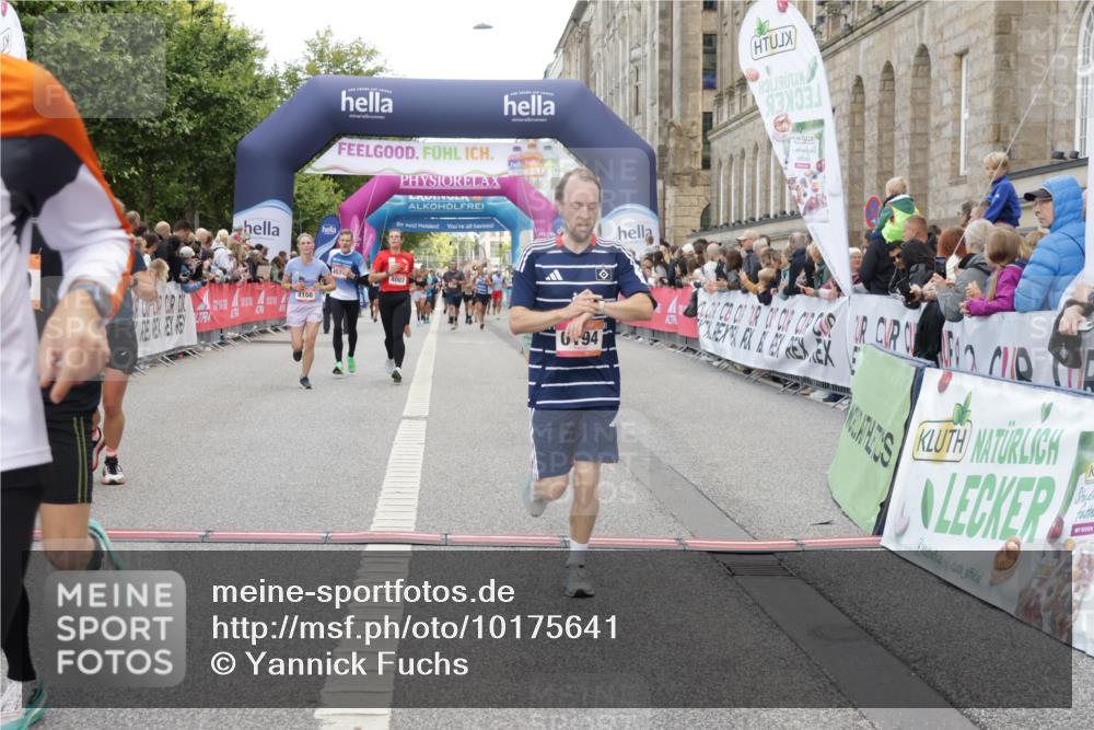 06.09.2026 - CURREX Alsterlauf Yannick Fuchs http://msf.ph/oto/10175641 06.09.2026 09:54:24 Ziel 3393, 3591, 3770, 4007, 4108, 4182, 4316, 4326, 4574, 4661, 5579, 5934, 6051, 6163, 6194, 6442, 6469, 8179 meine-sportfotos.de