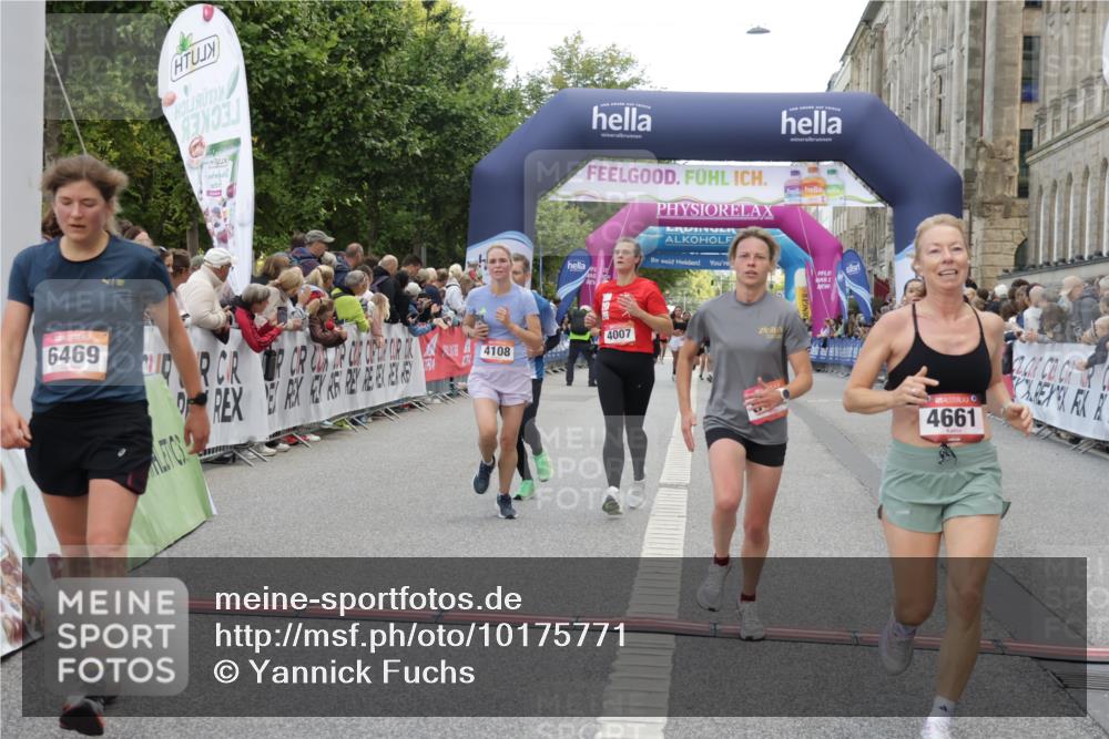 06.09.2026 - CURREX Alsterlauf Yannick Fuchs http://msf.ph/oto/10175771 06.09.2026 09:54:26 Ziel 3393, 3591, 3770, 4007, 4108, 4316, 4326, 4574, 4661, 5579, 5934, 6051, 6163, 6175, 6194, 6442, 6469, 8179 meine-sportfotos.de