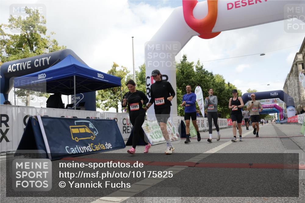 06.09.2026 - CURREX Alsterlauf Yannick Fuchs http://msf.ph/oto/10175825 06.09.2026 12:01:50 Ziel 1095, 1284, 1285, 1286, 1288, 1298, 1305, 8042 meine-sportfotos.de