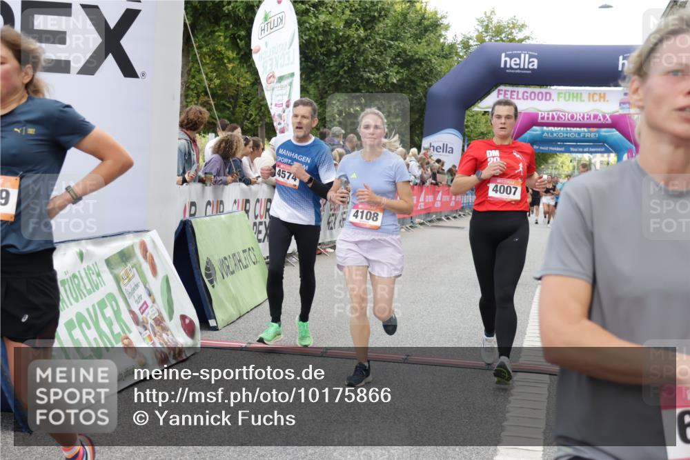 06.09.2026 - CURREX Alsterlauf Yannick Fuchs http://msf.ph/oto/10175866 06.09.2026 09:54:28 Ziel 2162, 3393, 3591, 4007, 4108, 4574, 4661, 5579, 5934, 6051, 6163, 6175, 6194, 6469, 8179 meine-sportfotos.de