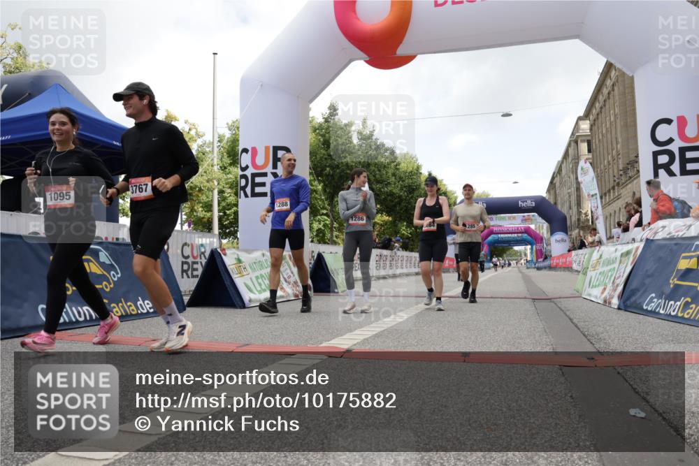 06.09.2026 - CURREX Alsterlauf Yannick Fuchs http://msf.ph/oto/10175882 06.09.2026 12:01:51 Ziel 1095, 1284, 1285, 1286, 1288, 1298, 1305, 8042 meine-sportfotos.de