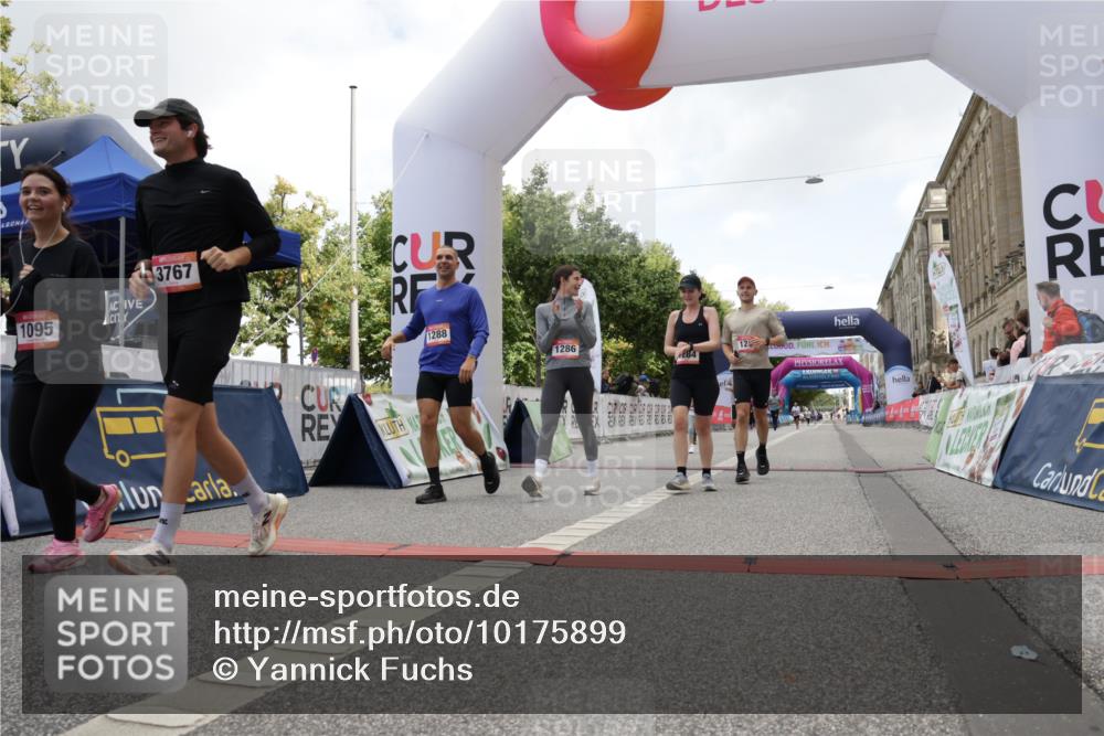 06.09.2026 - CURREX Alsterlauf Yannick Fuchs http://msf.ph/oto/10175899 06.09.2026 12:01:51 Ziel 1095, 1284, 1285, 1286, 1288, 1298, 1305, 8042 meine-sportfotos.de